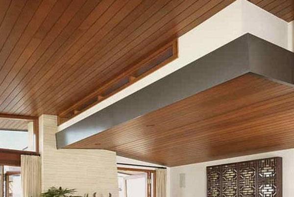 Особенности, плюсы и минусы применения деревянных подвесных потолков - фото