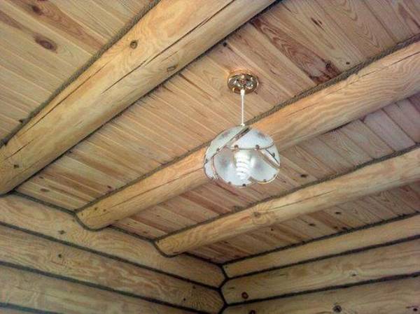 Низкий потолок в деревянном доме - как его поднять? - фото