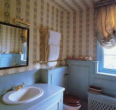 Какой потолок практичнее сделать в ванной: обзор популярных вариантов, реко ... - фото