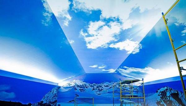 Интересное решение - потолок «небо» с подсветкой - фото