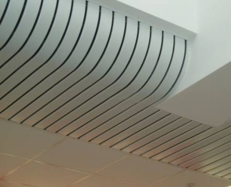 Плюсы использования реечных потолков на кухне: привлекательные стороны реше ... - фото