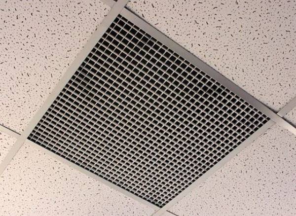 Особенности и аналоги вентиляционных потолочных решеток «Сота» Армстронг - фото