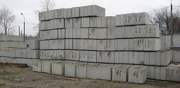 Выбор бетонных блоков для фундамента - фото